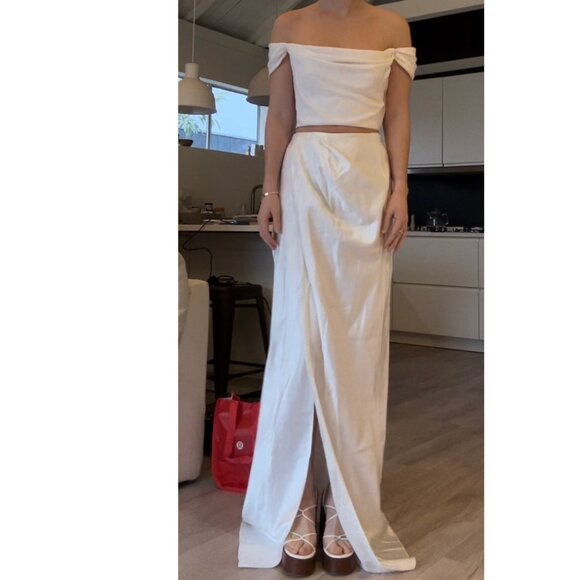 Markarian White Silk Top & Skirt Set (Spring/Summer + Autumn 2023) - Picture 7 of 7